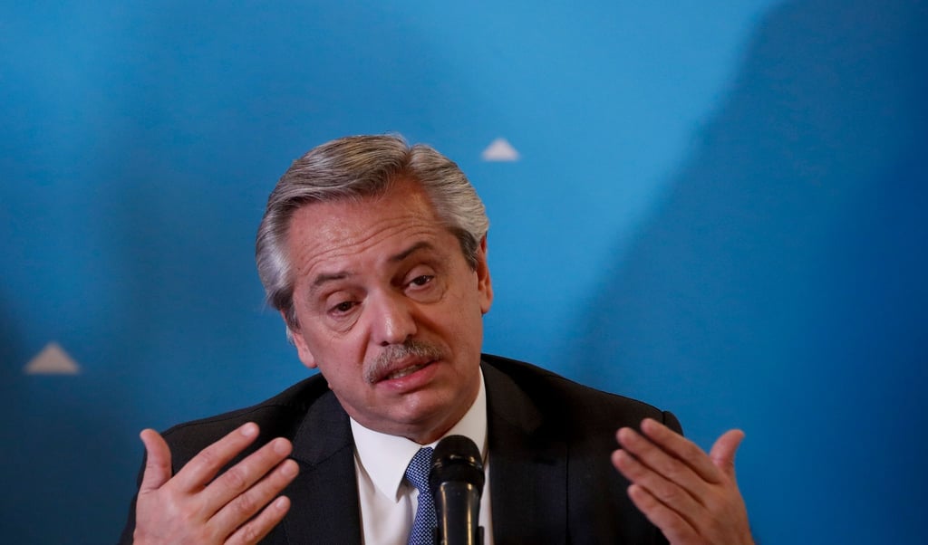Alberto Fernández hält sich selbst nicht so genau an die Corona-Einschränkungen.