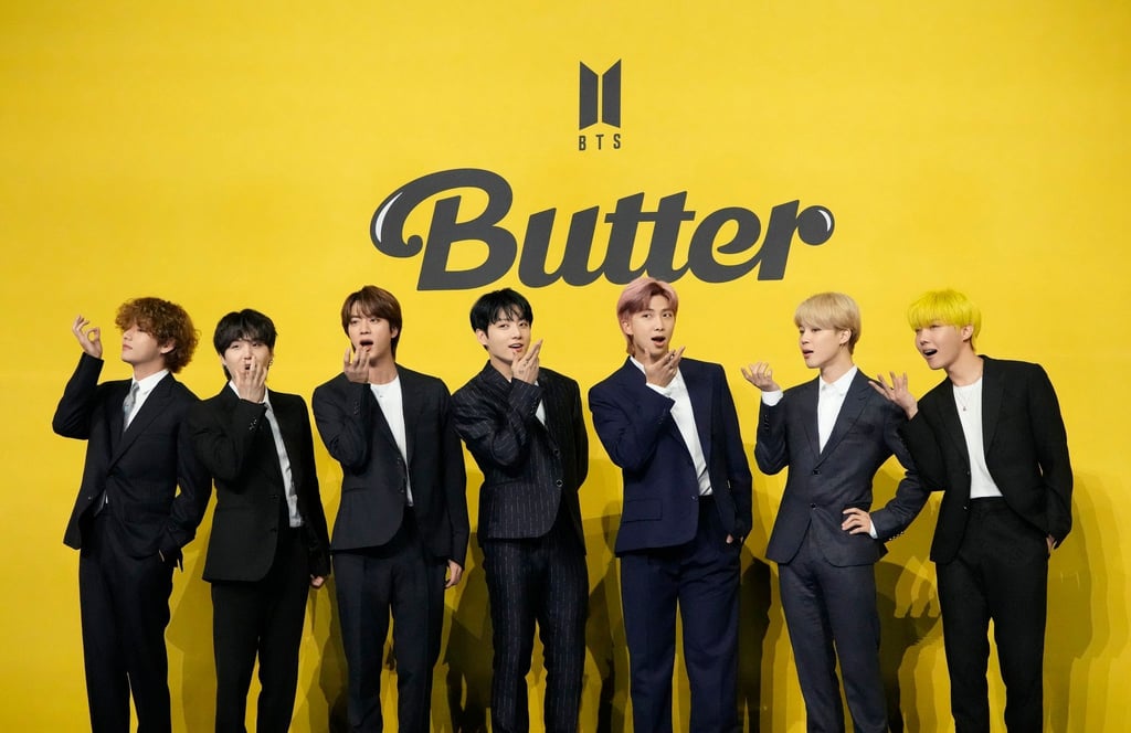 Mitglieder der südkoreanischen K-Pop-Band BTS.en ständig an Karma““)