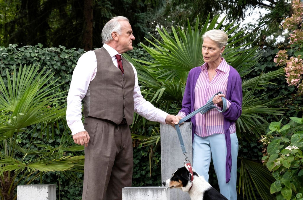 Konrad Seibold (Bernhard Schütz) und Frau Schöne (Corinna Kirchhoff) in einer Szene aus „Tatort: Wer zögert, ist tot“.