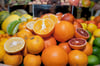 Auch für Orangen und andere Zitrusfrüchte führt die EU neue Grenzwerte für Gifte ein.