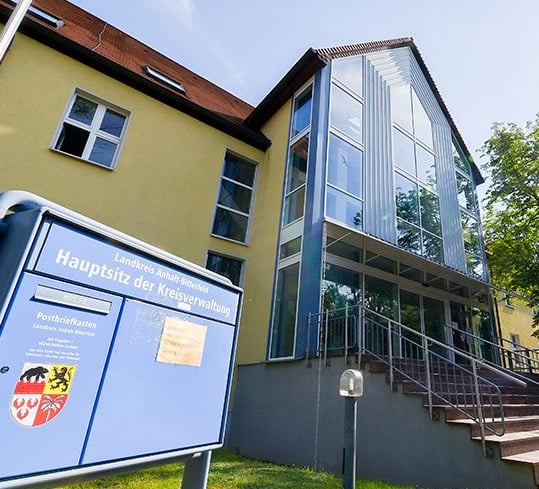 In der Landkreisverwaltung öffnet heute die Kfz-Anmeldestelle.