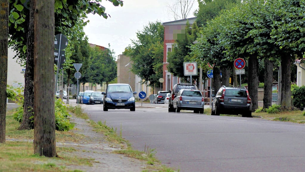 Abschnitte des Breitewegs in Barleben sollen saniert werden - ohne Straßenausbaubeiträge. Noch ist unklar, wie das Land den kommunalen Ausgleich regeln will.