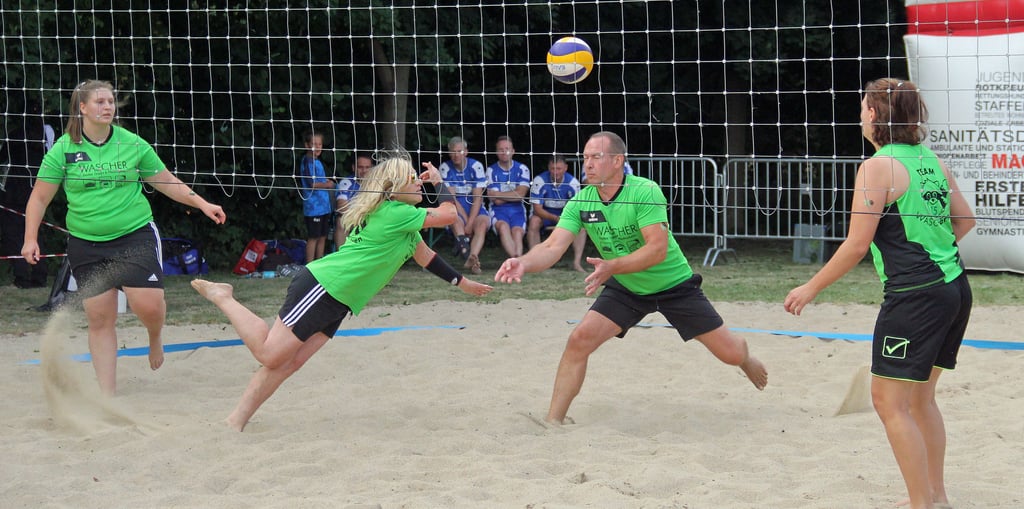 Im Sandwühlspiel Vier gegen Vier drangen die ballsicheren "Waschbären" aus Magdeburg wieder bis ins Finale vor.