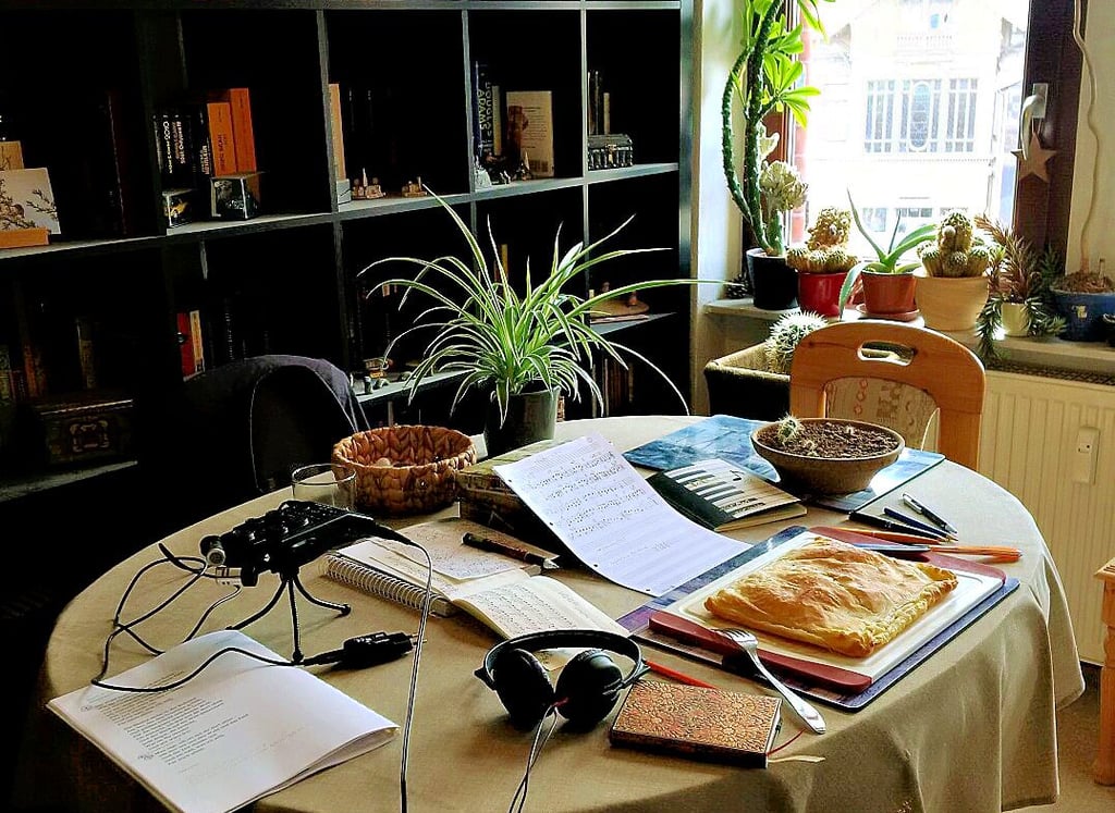 Blick ins heimische Studio: Schon beim Frühstück arbeitete Martin Müller an seiner CD.