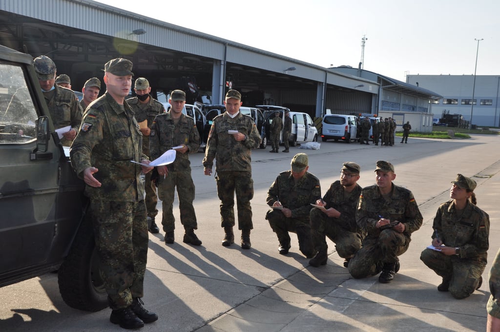 Soldaten des Panzerpionierbataillons 803 Havelberg sind am vergangenen Freitag zur Katastrophenhilfe in den Landkreis Ahrweiler gestartet.