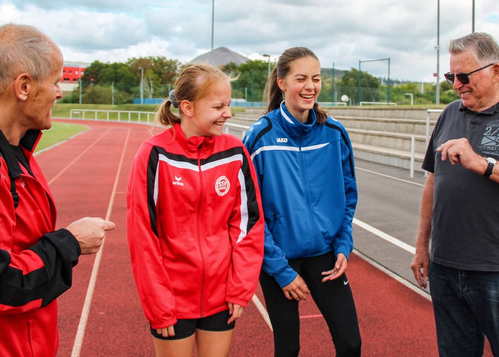 Gemeinsames Training im Sangerhäuser Sportpark: Roland Moritz, Angelina Sommer, Laura Pabst und Helmut Reinefahl (von links) sind guter Dinge.