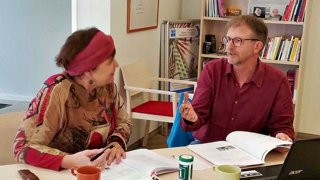 Petra Müller und Thomas Rehbein haben die Kursleiterqualifikation für ?Letzte-Hilfe-Kurse" erworben.