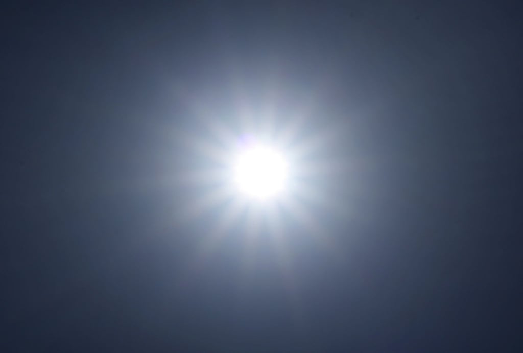 Die Sonne strahlt.