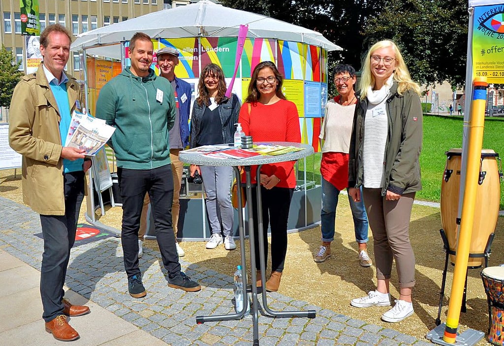 Stephan Sasse, Jacob Wernike, David Messner, Beata Nitschke, Haniyeh Safari, Marion Zosel-Mohr und Kristina Oelze (von links) wollen in Stendal das Thema Migration mehr in den Fokus rücken.