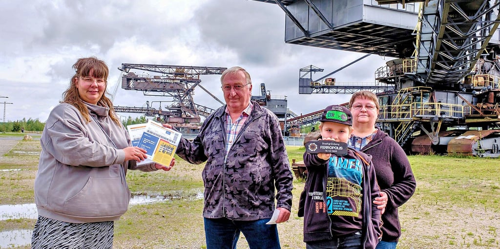 Kathleen Freitag von Ferropolis mit Klaus, Petra und Pierre Pohle aus Wiedemar