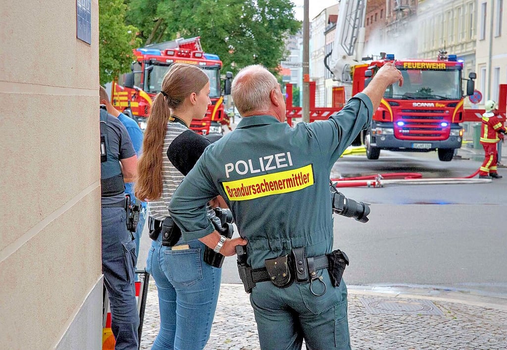 Noch während der Löscharbeiten waren Brandermittler im Einsatz.