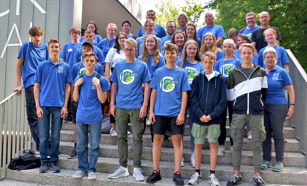 Jugendliche und Betreuer des Pfarrbereichs Klein Schwechten und der United Church of Christ in Frederick (Bundesstaat Maryland) besuchten die KZ-Gedenkstätte in Ravensbrück. Seit 2013 gibt es die freundschaftlichen Beziehungen.