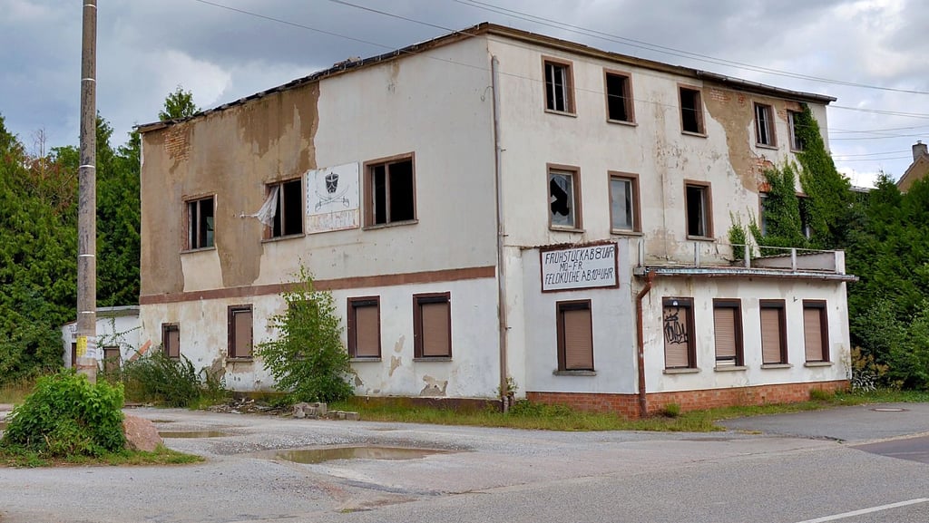 Die Eigentumsverhältnisse bei der Schill-Gatsstätte am Ortseingang von Dodendorf müssen nach der Meinung des Ortschaftsrats geklärt werden.