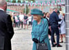 Queen Elizabeth II. machte der Plausch mit offensichtlich ahnungslosen US-Touristen Freude.