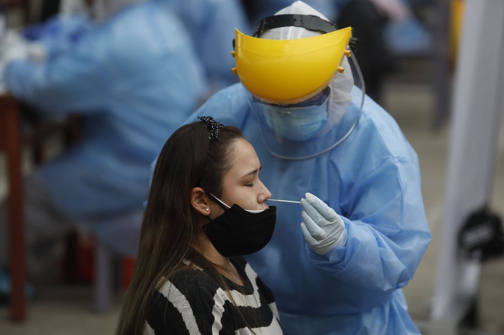 Auch nach einer Veröffentlichung aus Japan sieht ein deutscher Immunologe in der sogenannten Lambda-Variante des Coronavirus noch keinen Grund zur Besorgnis.