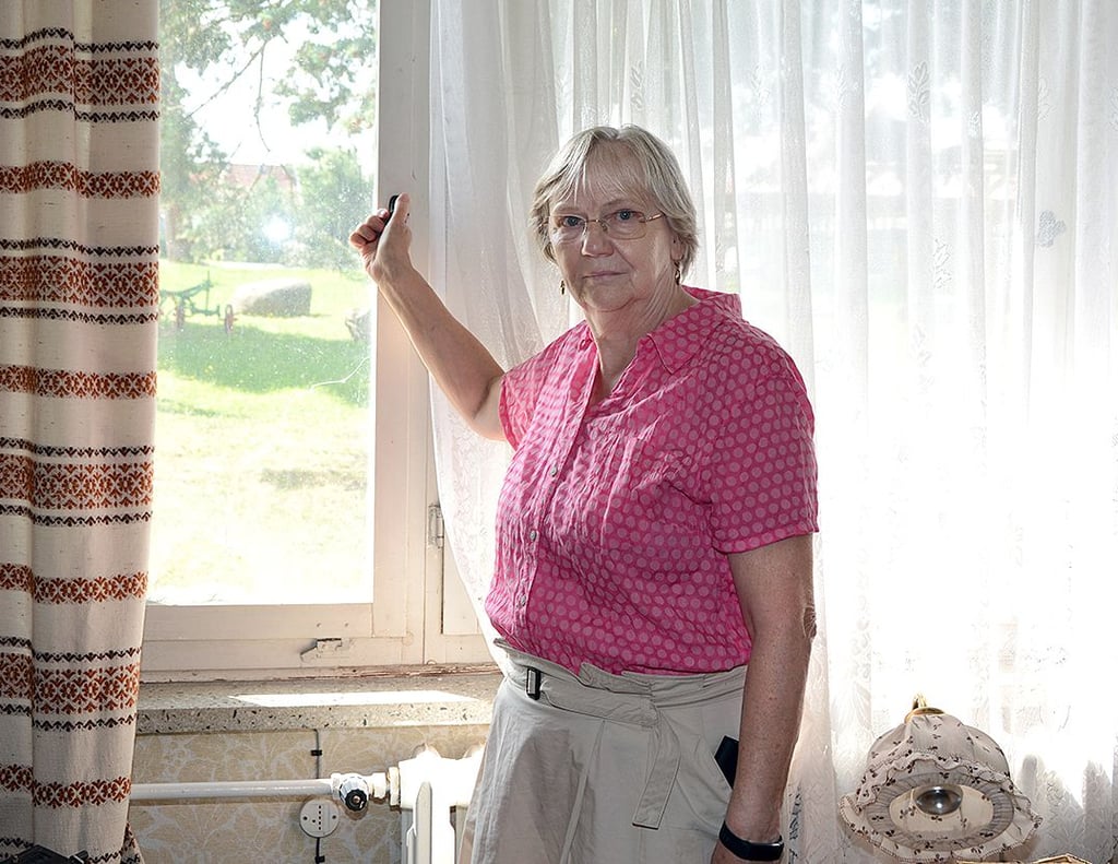 Vereins-Chefin Rosemarie Müller ist froh, dass die Fenster des Heimatmuseums erneuert werden, und hofft, dass das Geld für alle reicht.