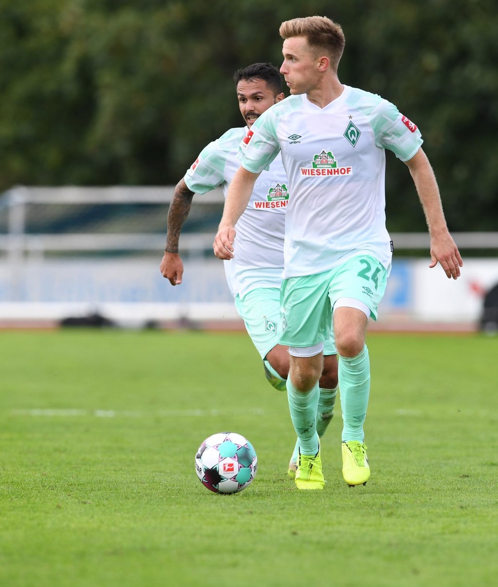 Werders Johannes Eggestein am Ball.