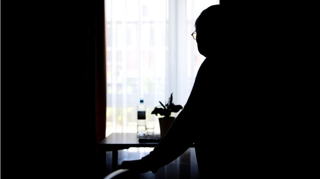Die Verstöße gegen Besucherregeln in Pflegeheimen reißen nicht ab.