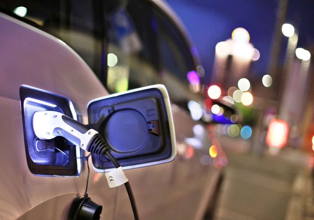 Die E-Mobilitäts-Initiative soll den Weg ebnen, um die klimaschädlichen Abgase der Personenfahrzeuge bis 2030 deutlich zu senken.