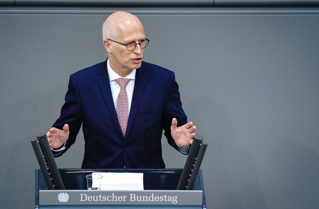 Peter Tschentscher (SPD) spricht.