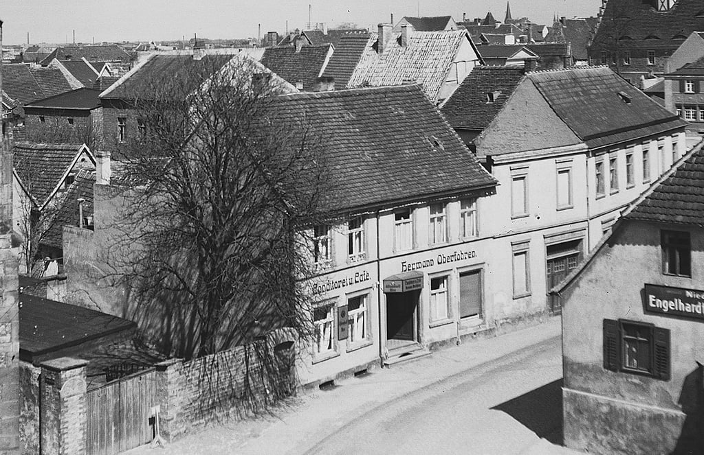 Aus dem Stadtarchiv erreichte uns eine weitere Aufnahme. Hier erkennt man, wie sich ein Ort über die Jahrzehnte verändern kann.