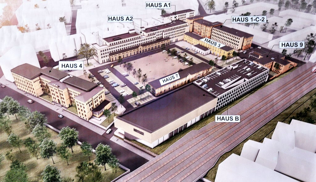 Plan für das gesamte Gelände der Polizei am Hasselbachplatz in Magdeburg: Vorn rechts die Eisenbahnstrecke, vorn links die Hallische Straße mit dem derzeit entkernten Gebäude, in dem zuletzt das Polizeirevier untergebracht war. Richtfest gefeiert wurde jetzt für Gebäude A1, das am oberen Rand der Grafik zu sehen ist und das zur Sternstraße grenzt.