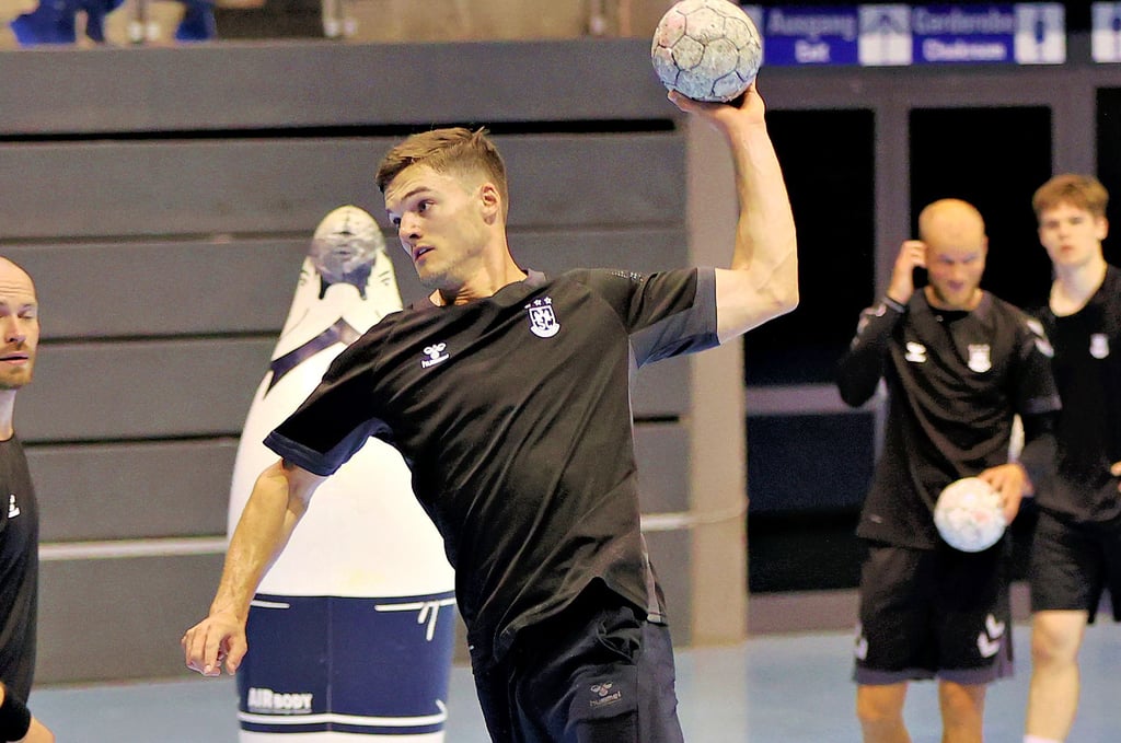 Kay Smits zeigt schon beim Training, dass er das Torewerfen nicht verlernt hat.