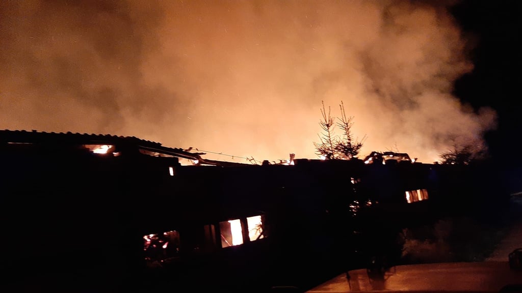 Gleich drei Mal brannte es in der Nacht zum 5. August im Salzlandkreis. Das Bild entstand in Tornitz.