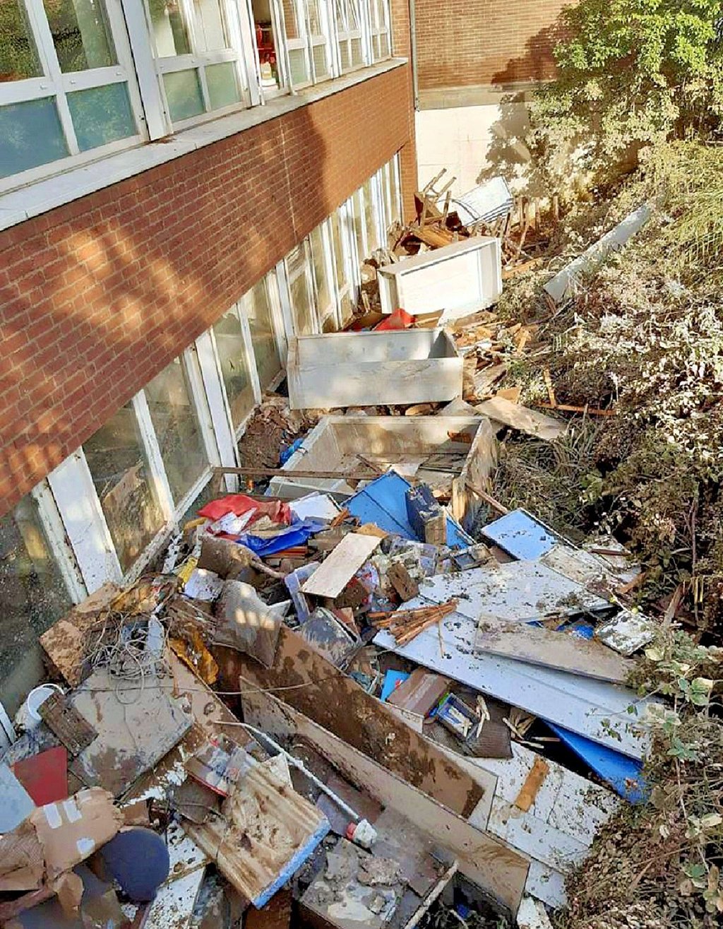 Die Kelleretage der Realschule in Eschweiler stand unter Wasser, die Schäden sind groß.