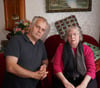 Gerda Uchtenhagen und ihr Sohn Heiko aus Arneburg sind enttäuscht, dass die 89-jährige keinen neuen Personalausweis mehr bekommen soll.