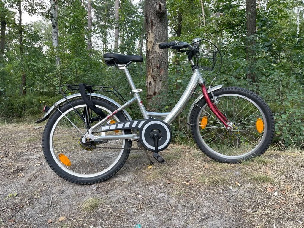 Wer kennt den Besitzer dieses Kinderfahrrades?