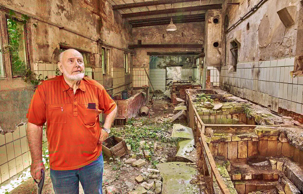 Lutz Wegmann war technischer Leiter in der Fleischerei Tornow in Bernburg. Nach knapp 30 Jahren kehrte er an seinen Arbeitsplatz zurück.