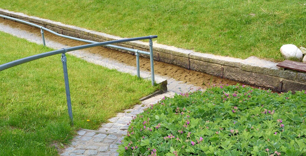 Die Wassertretstelle in Schwiesau ist ein beliebtes Ausflugsziel. Der Lockstedter Weg, der dorthin führt, möge für den öffentlichen Verkehr gesperrt werden, bittet der Ortschaftsrat.