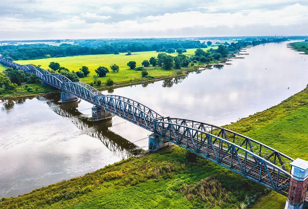 Landmarke: die alte Elbbrücke bei Barby