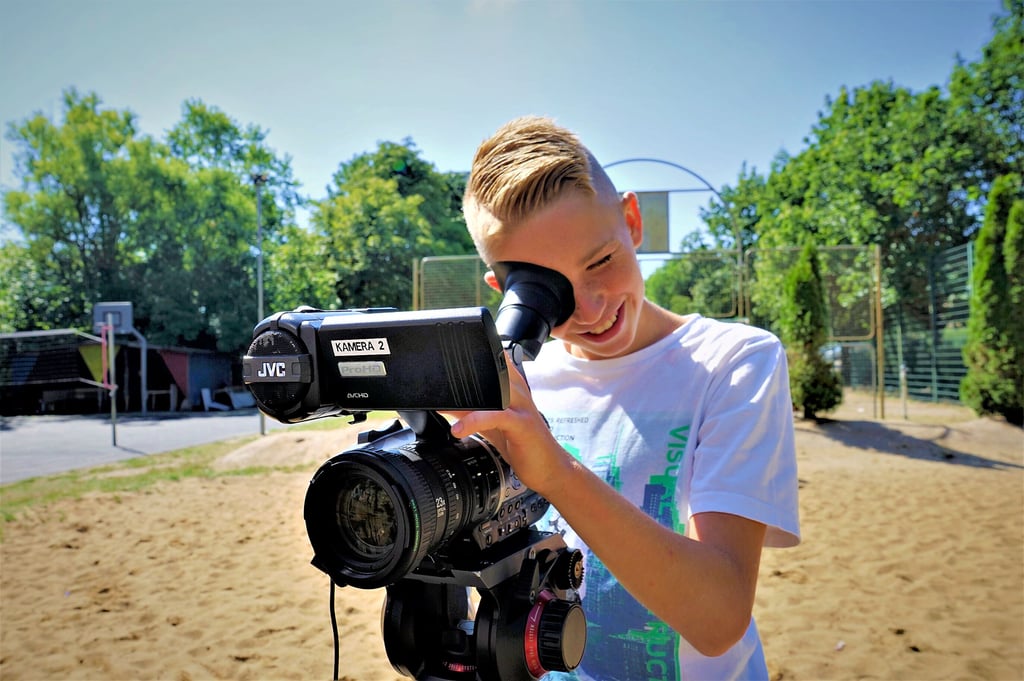 Leon Ahrens (14) stand für das Gemeinschaftsprojekt von Mehrgenerationenhaus und Offenem Kanal Salzwedel hinter der Kamera.