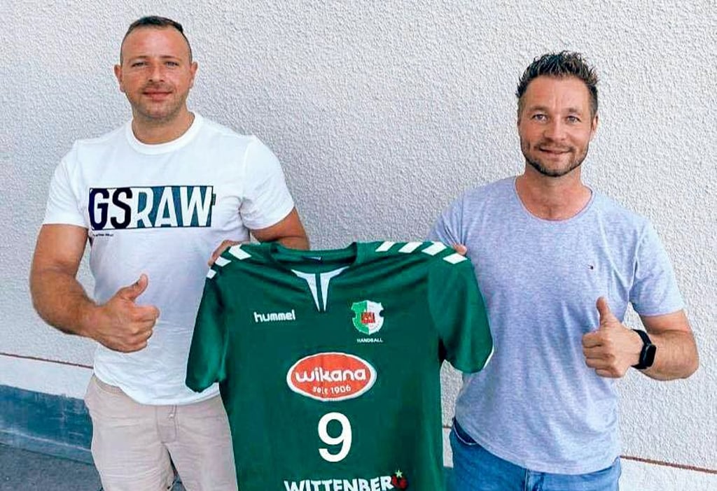 Chris-Andre Hoffmann (li.) verstärkt Grün-Weiß. Manager Patrick Pusch ist für den Transfer verantwortlich.