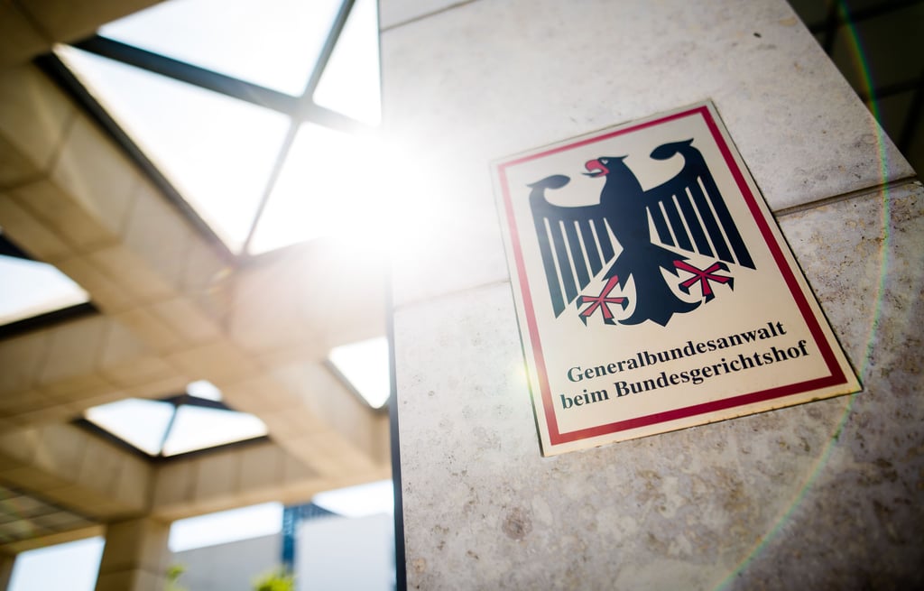Die Bundesanwaltschaft hat gegen die junge Frau eine Anklage wegen einer Tat Anfang Oktober 2018 erhoben, wie die Karlsruher Behörde am Montag mitteilte.