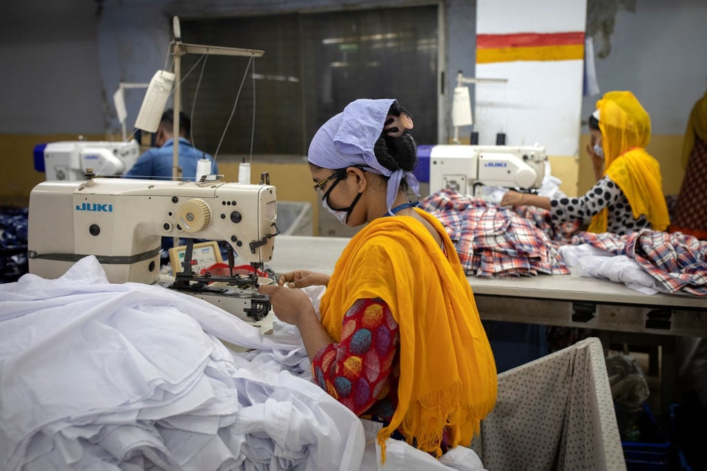 Internationale Modeketten und Gewerkschaften haben sich auf ein neues Abkommen zur Sicherheit in Textilfabriken in Bangladesch geeinigt.