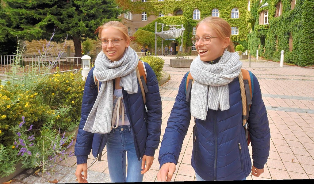 Lotte und Hanna Hippe machen bis nächste Woche ein Praktikum im Klinikum. Ab Oktober studieren die Zwillinge Medizin.