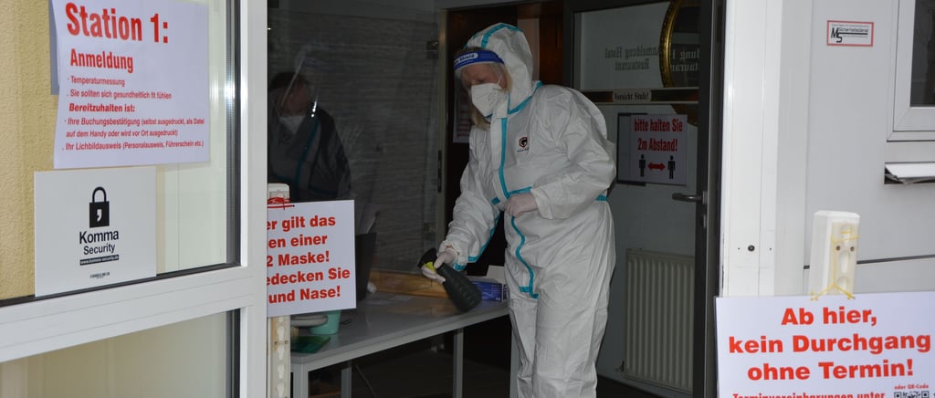 Über 25 zusätzliche medizinische Fachkräfte sowie Helfer machten die Bürgertests in Seehausen und Osterburg möglich, hier ein Blick in das Osterburger Testzentrum im  ?Kanzler?. 