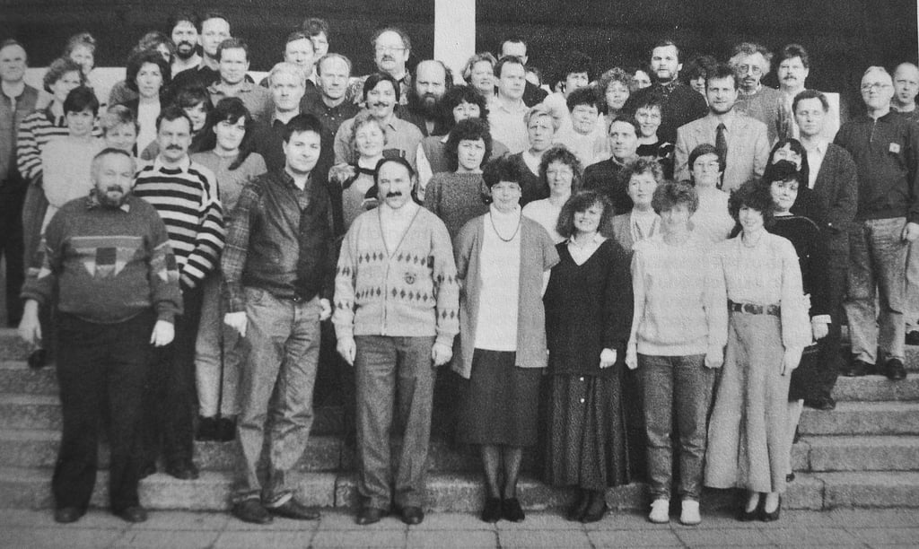 Das war das erste Lehrerteam am neuen Gymnasium in Gardelegen nach der Wende. Unterrichtsbeginn war vor 30 Jahren, am 2. September 1991, mit 64 Kollegen und zirka 1000 Schülern.