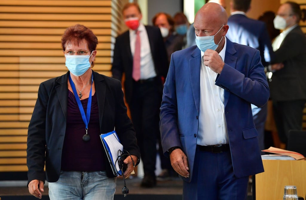 Kemmerich FDP-Abgeordnete kommen zur Landtagssondersitzung zum Gruppenstatus der FDP.