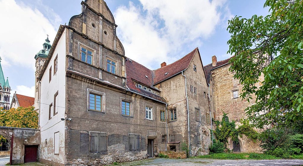 Die ehemalige Naumburger Bischofskurie am Domplatz wird in den nächsten Jahren zum Welterbe-Informationszentrum umgebaut.