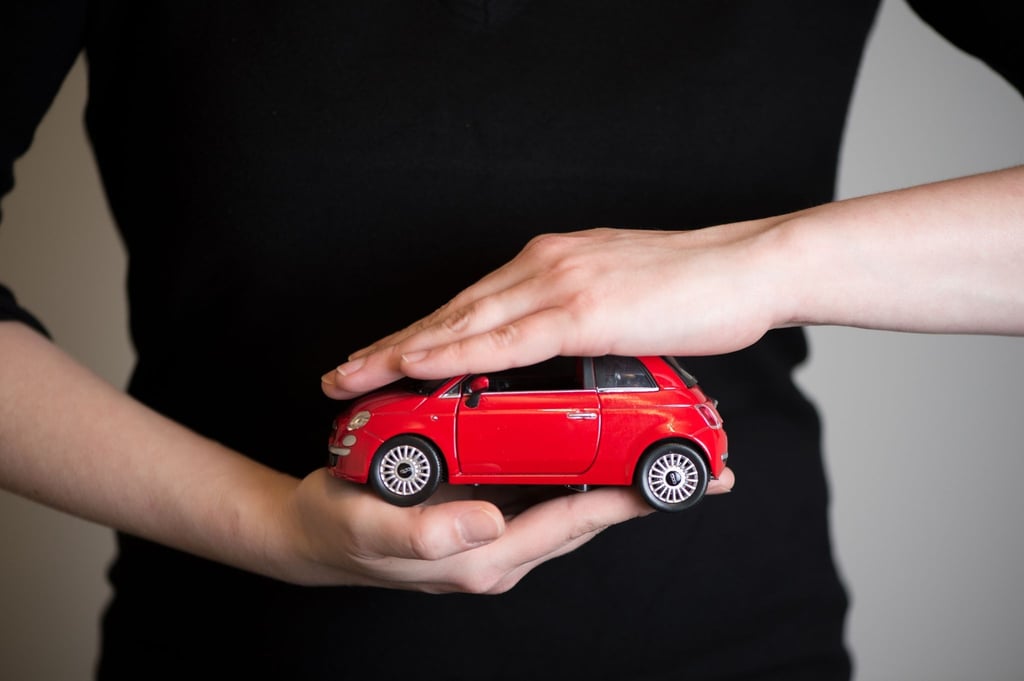 Rundum gut geschützt: Während die Kfz-Haftpflicht für alle Autohalter obligatorisch ist, sind Teil- und Vollkaskoversicherung freiwillig. Wichtig für die Beitragsbemessung aller drei Arten ist die Typklasse.
