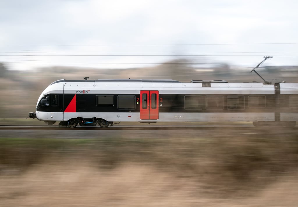 Ein Zug des Bahnbetreibers Abellio
