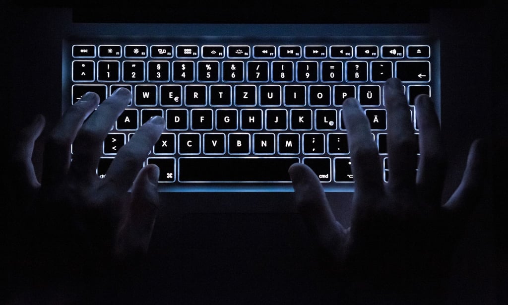 Immer wieder werden auch Abgeordnte des Deutschen Bundetags zum Ziel von Cyberangriffen.
