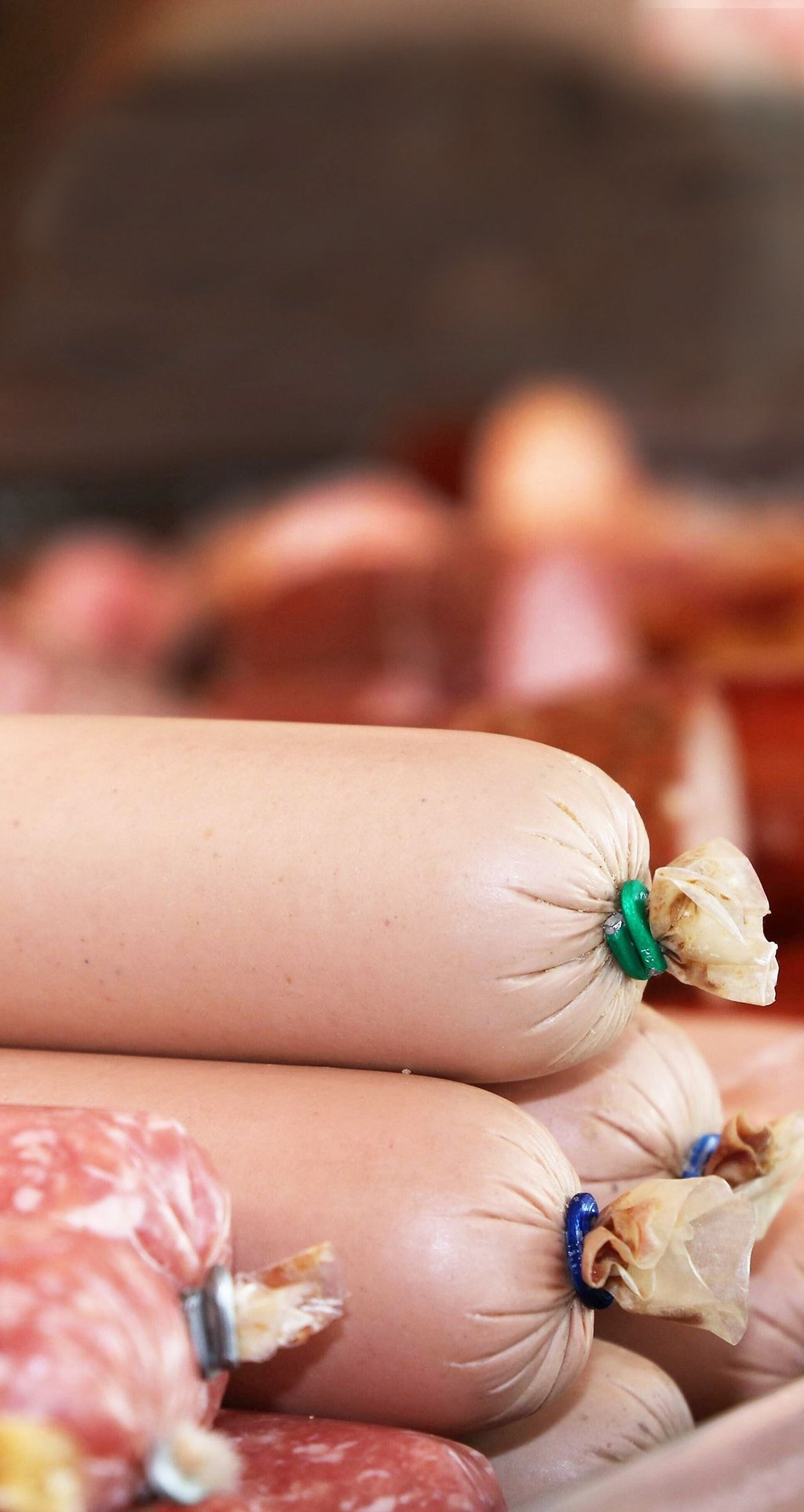 Immer weniger Wurst wird heute in Handwerksbetrieben produziert.