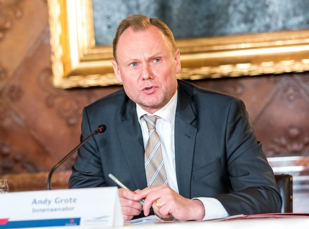 Hamburgs Innensenator Andy Grote bei einer Pressekonferenz im Rathaus der Hansestadt (Archivbild).
