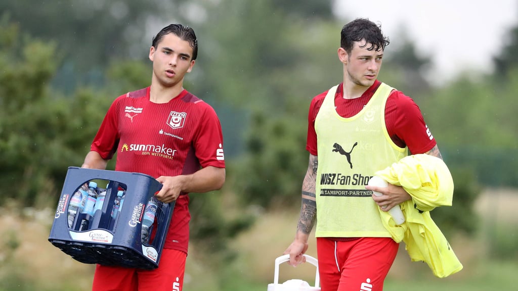 Jan Shcherbakovski (l.) und Aaron Herzog (r.) sind für den HFC am Sonntag gegen 1860 München wohl einsatzbereit.