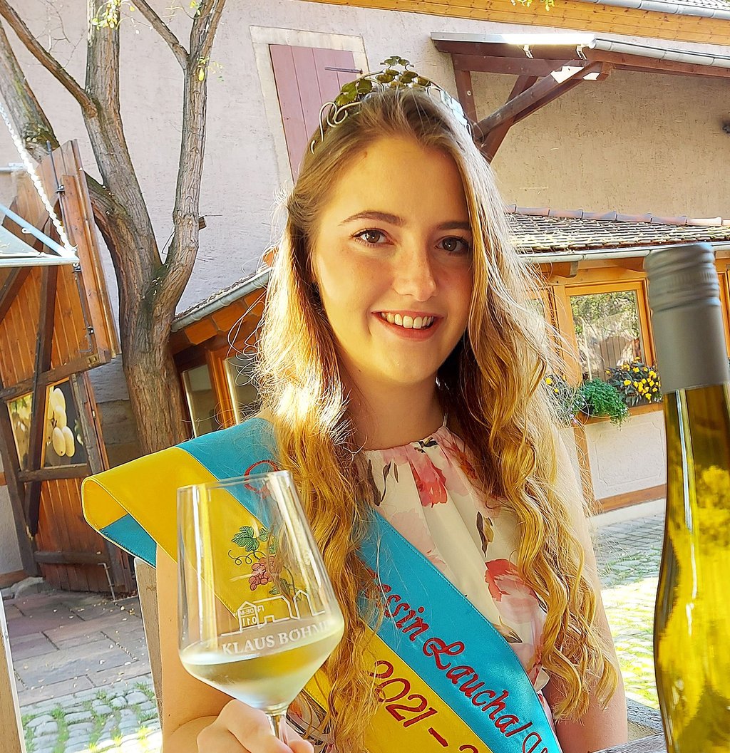 Celina Kaufmann aus Burgscheidungen ist für zwei Jahre die neue Lauchaer Weinprinzessin.